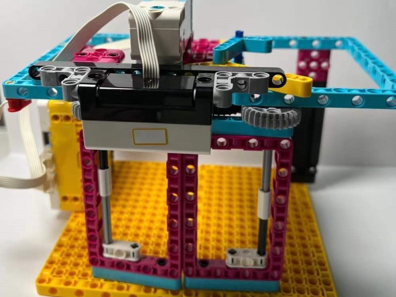 LEGO Spike Prime – Design an automatic&nbsp;door