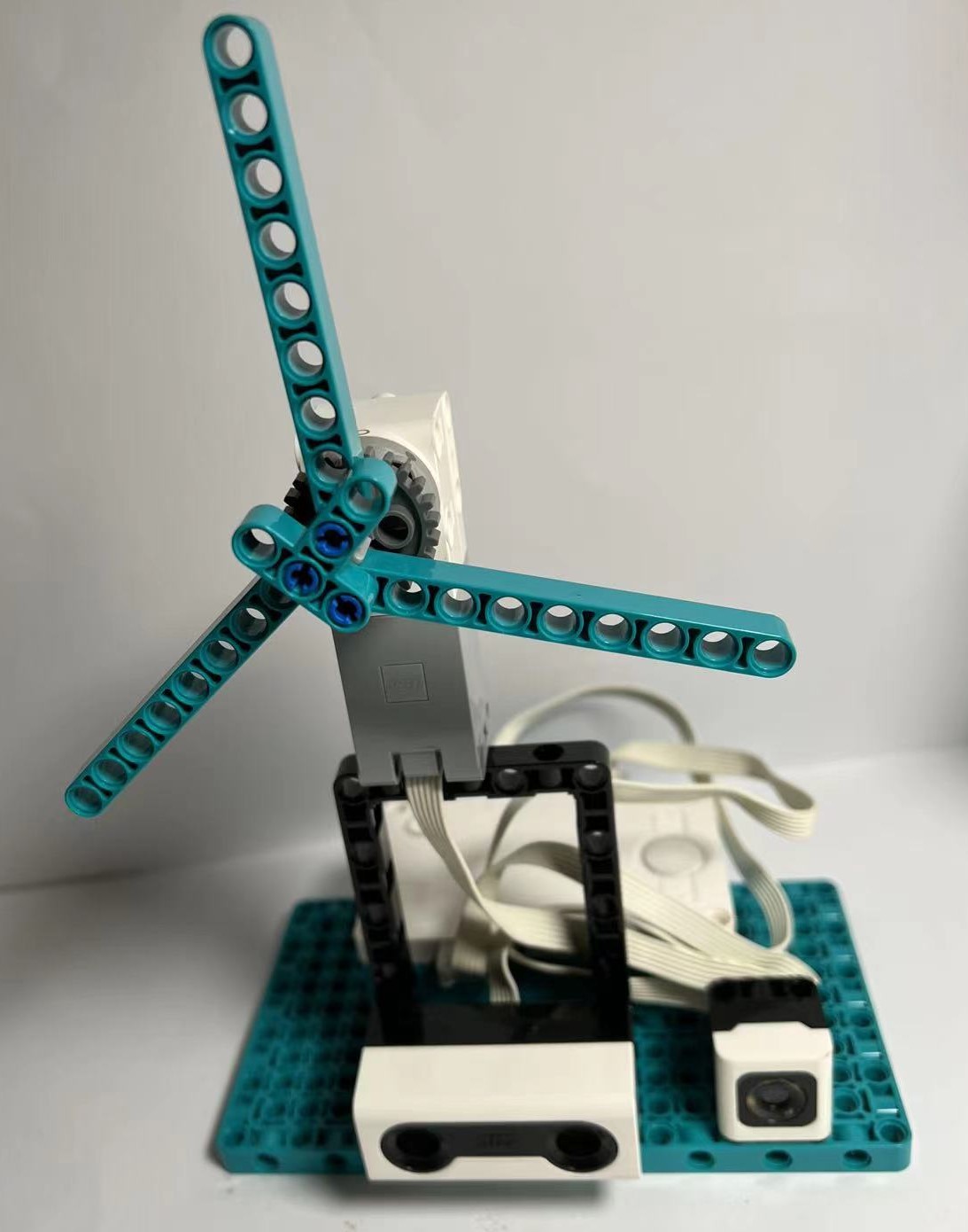 Code Structure Change When Converting Blockly Language into Pyton Code for LEGO&nbsp;MindStorms